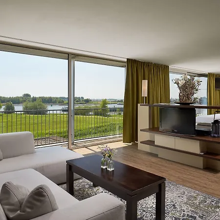 Hotel Der Valk Ara 4*