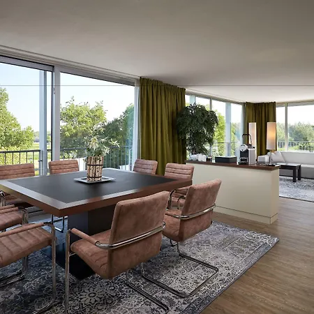 Hotel Der Valk Ara 4*