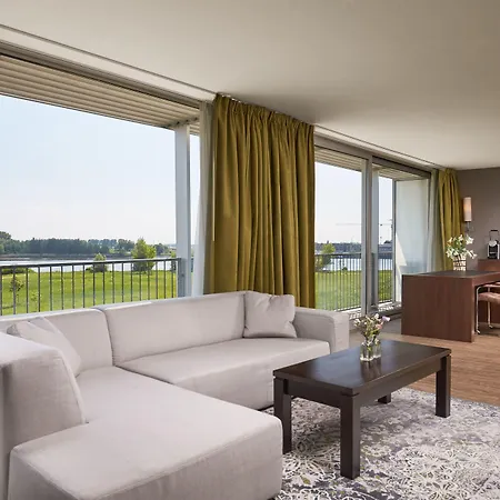 Hotel Der Valk Ara 4*