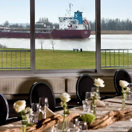 Hotel Der Valk Ara 4*