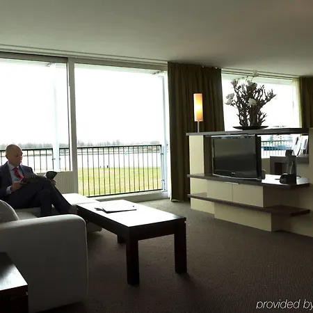 Der Valk Htl Ara 兹韦恩德雷赫特