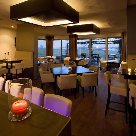 Hotel Der Valk Ara 4*
