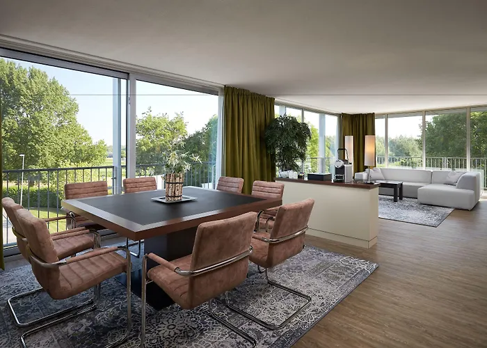 Hotel Der Valk Htl Ara 4*