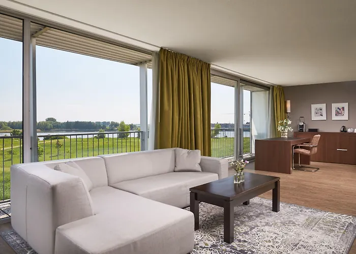 Hotel Der Valk Htl Ara 4*