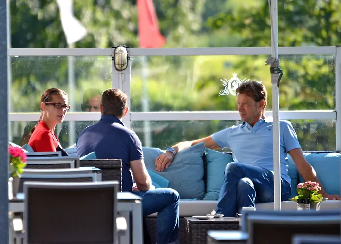 Hotel Der Valk Htl Ara 4*